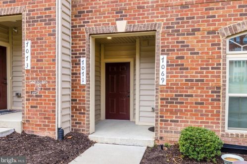 7071 Darbey Knoll Dr, Gainesville VA  20155 exterior