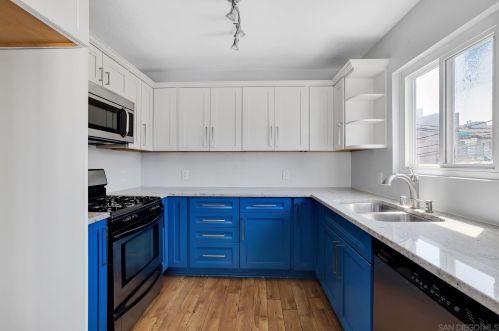 2045 Oliver Ave, San Diego CA 92109-5549 exterior