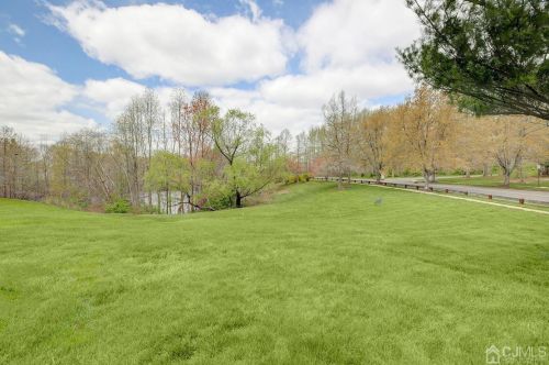 18 Cloister Ct, Old Bridge NJ  08857-3205 exterior