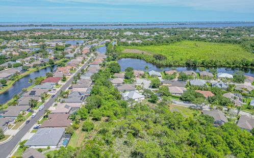 943 Carriage Hill Rd, Melbourne FL  32940-6416 exterior