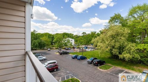 16 Willow Ct, Trenton NJ  08619-4626 exterior