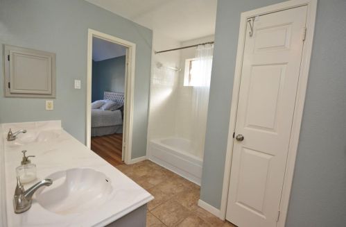 1305 Wisdom Dr, Deer Park TX  77536-5996 exterior