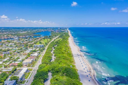 800 18 St, Boca Raton FL 33486-6937 exterior