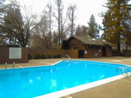 1817 Edgebrook Dr, Modesto CA  95354-1652 exterior