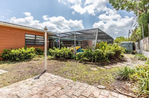 6534 18th Way, Saint Petersburg FL  33702-7146 exterior
