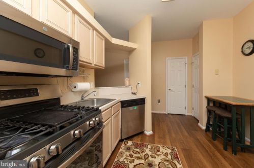 815 Dresher Woods Dr, Dresher PA  19025-1528 exterior