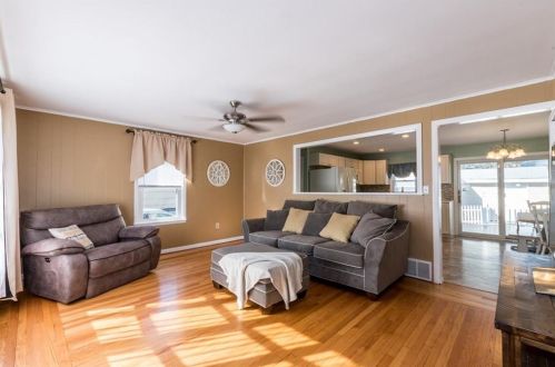 298 England St, Cumberland RI  02864-7209 exterior