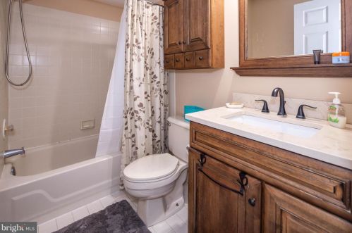 314 American Eagle Ct, Trenton NJ 08648-2558 exterior