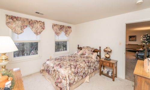 92 Canada Goose Dr, Hackettstown NJ  07840-3135 exterior