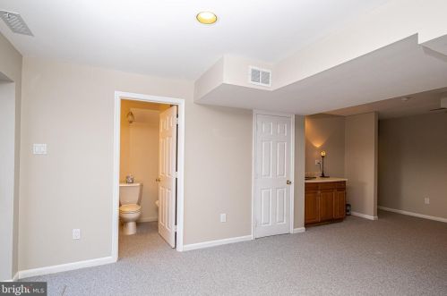 206 Wingate Pl, Leesburg VA 20175-2531 exterior