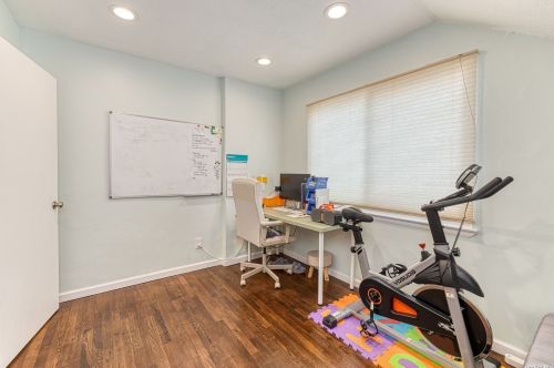 23 Corona Dr, Bethpage NY  11714-4547 exterior