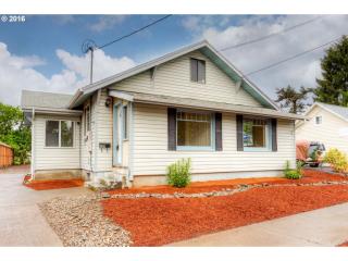 400 Gloucester St, Gladstone, OR