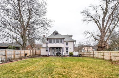 138 Harrison St, Evans City, PA 16033-1101