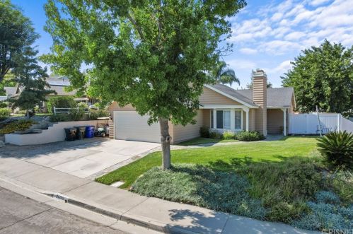 28409 Avion Cir, Santa Clarita, CA 91384-3041