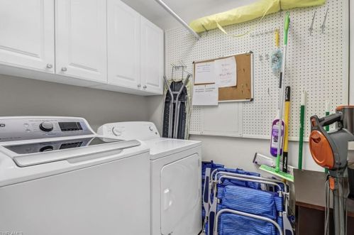 450 Bayfront Pl, Naples FL  34102-6467 exterior