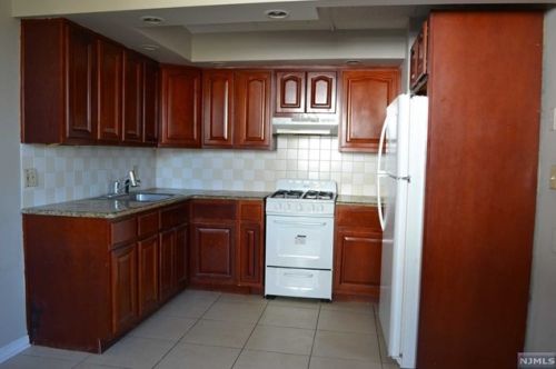 180 Lincoln Pl, Outwater NJ  07026-1730 exterior