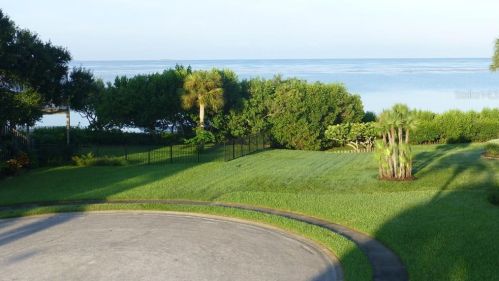 500 Seaview Dr, Tarpon Springs, FL 34689-2285