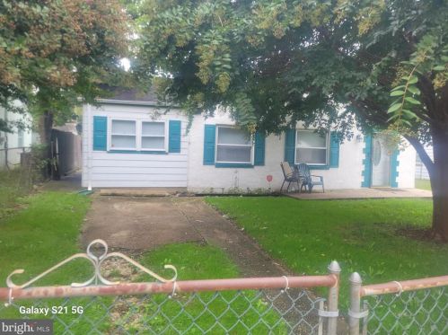 432 Howell Dr, New Castle DE 19720-2754 exterior