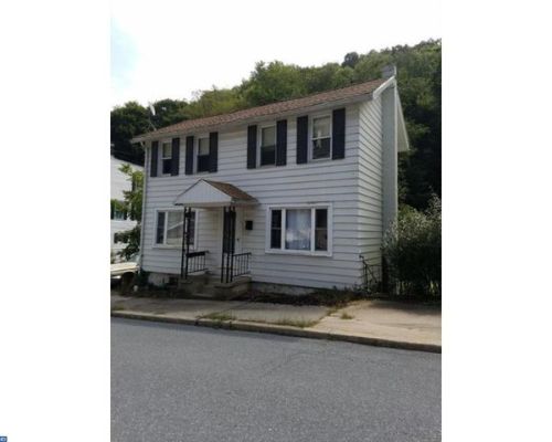 99 Main St, Primrose, PA 17901-4016