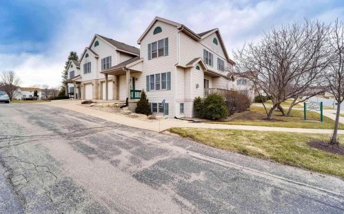 3230 Stonecreek Dr, Madison, WI 53719-5250