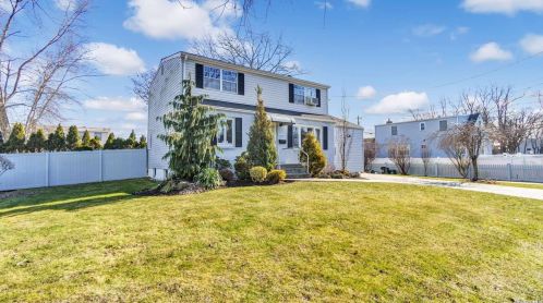 310 5th St, North Lindenhurst, NY 11757-1148