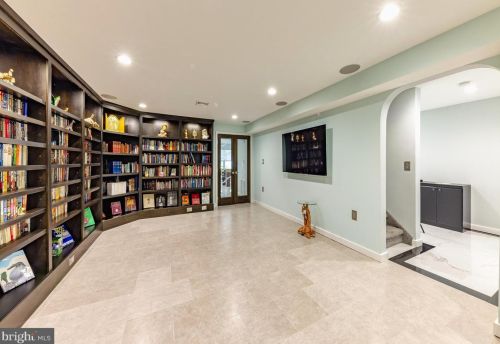 221 Hanover Rd, West Deptford NJ  08086 exterior