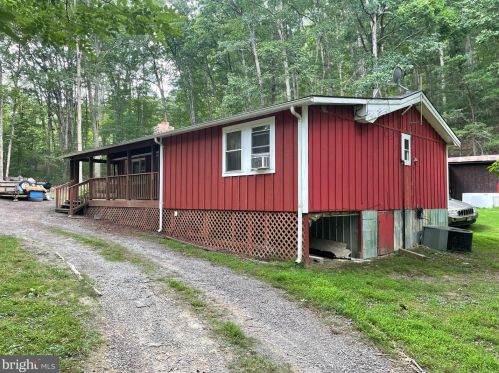 565 Warden Hollow West Rd, Wardensville, WV 26851-8135