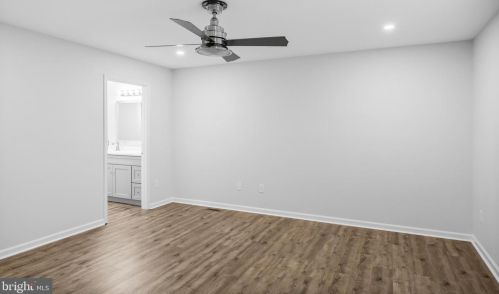 17 Hillside Ln, Berlin Boro NJ  08009-1703 exterior