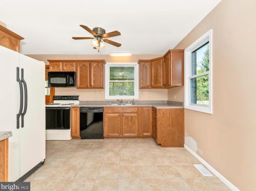 524 Brooke St, Charles Town WV  25414-1106 exterior