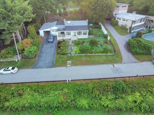 48 Bailey Hill Rd, Groton, CT 06340-2401