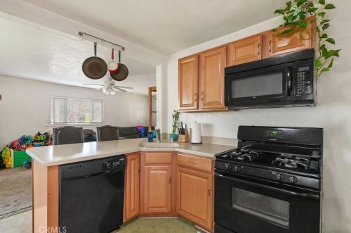 1744 Oakdale St, Chico CA  95928-7047 exterior