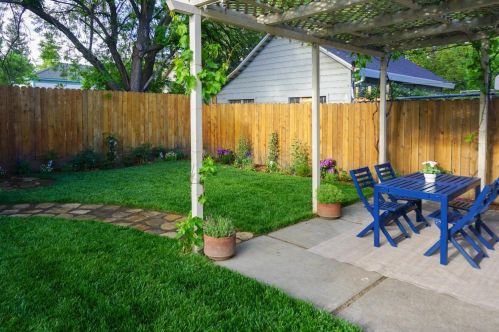 817 Cross St, Woodland CA  95695-4040 exterior