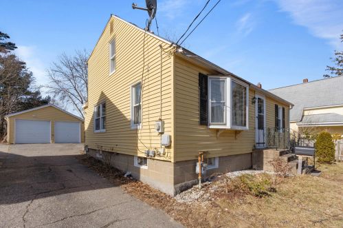 15 Sawyer St, Nashua NH  03060-3740 exterior