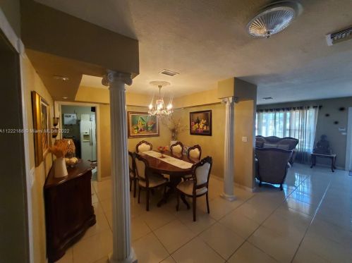 4140 102nd Ave, Miami, FL 33165-5057