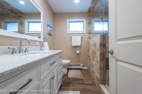 331 Sunset Dr, Pelican Island NJ  08751-2242 exterior