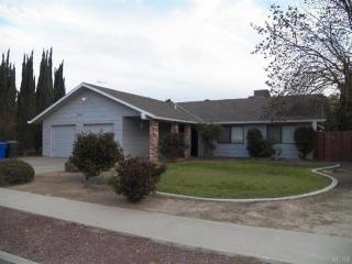 1065 Ross Way, Hanford, CA 93230-1935