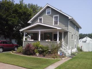 113 Birdsall St, Endicott, NY 13760-4028