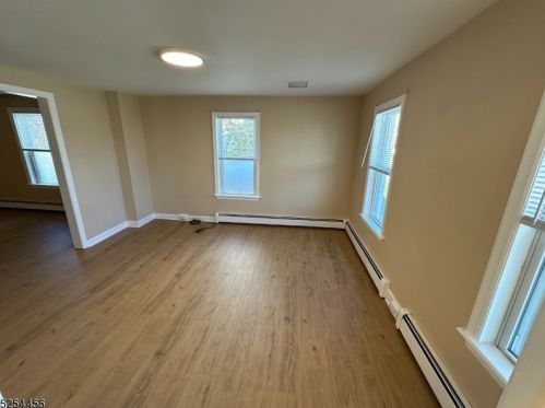 47 Brown St, Flemington NJ  08822-1536 exterior