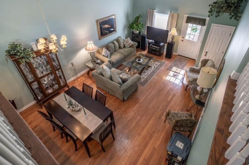 7097 Clubview Dr, Bridgeville PA 15017-3617 exterior