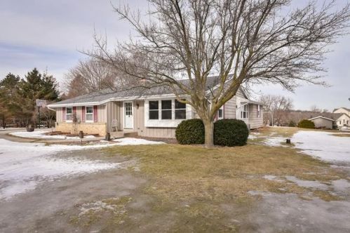2836 Dry Gulch Dr, Jackson, WI 53037-9745