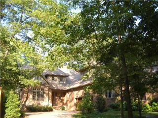 702 Clearview Dr, Nashville, TN 37205-1912