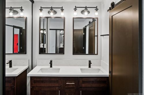 4792 Galicia Way, Oceanside CA  92056-5122 exterior