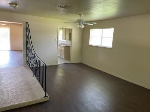 4921 Monarch Oak Ln, Texas City TX  77591-4617 exterior