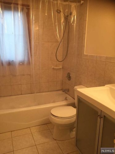 424 Jefferson St, Ridgewood NJ  07450-2212 exterior