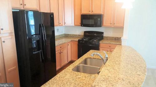 7456 Brunson Cir, Gainesville VA  20155-4910 exterior