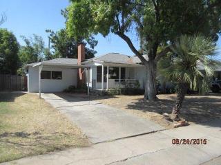 3944 Arden Dr, Fresno, CA 93703-2504