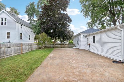321 Carroll St, Portage WI  53901-1803 exterior