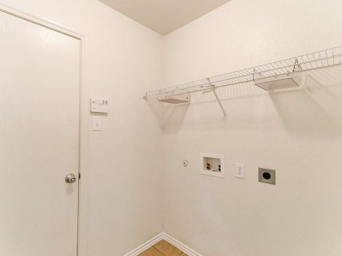 2617 Tuscan View Dr, Fort Worth TX  76131-5125 exterior