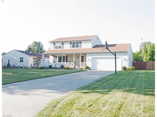 828 Moss Canyon Dr, Vermilion, OH 44001-2544