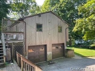 4 Parkway Dr, Yorktown Hgts NY  10598-6407 exterior